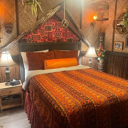 The Kondo Tiki Tampa Bagian luar foto