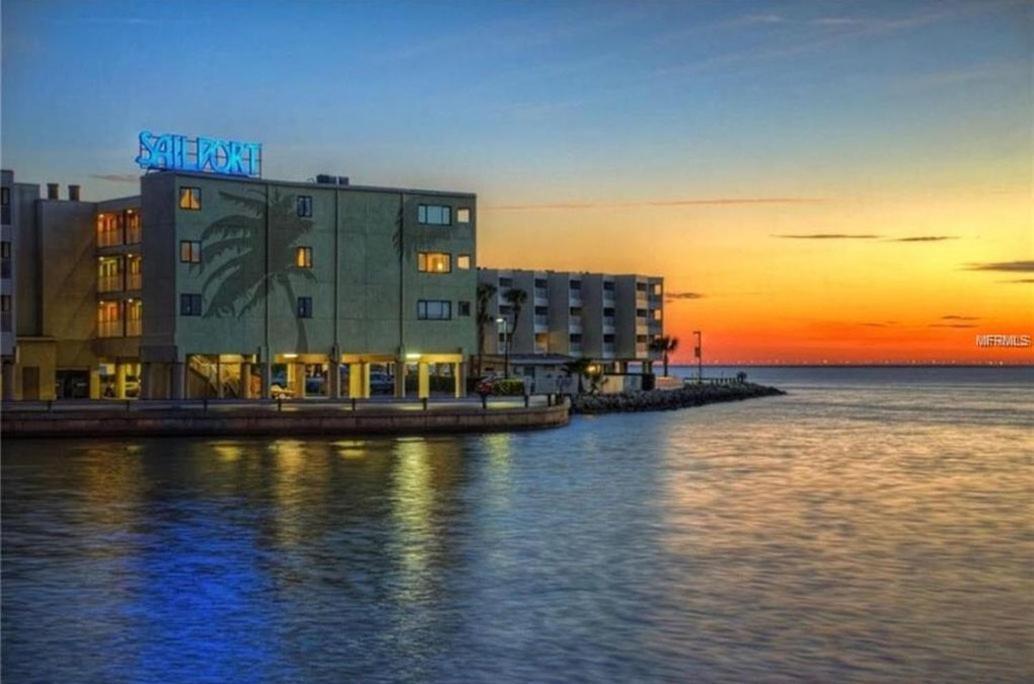 The Kondo Tiki Tampa Bagian luar foto